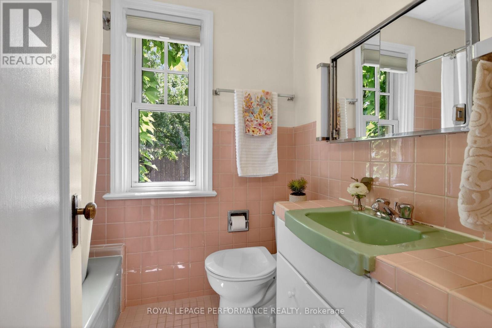 18 Harvard Avenue, Ottawa, Ontario  K1S 4Z3 - Photo 13 - X13419594
