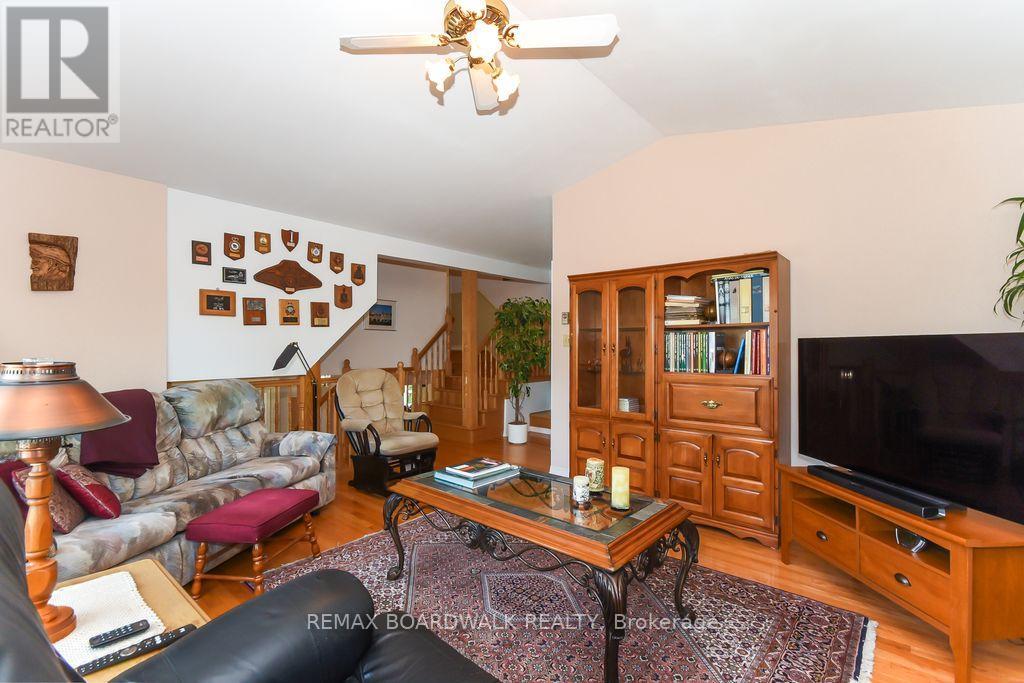 6617 Carriere Street, Ottawa, Ontario K1C 4T6 - Photo 21 - X13419782