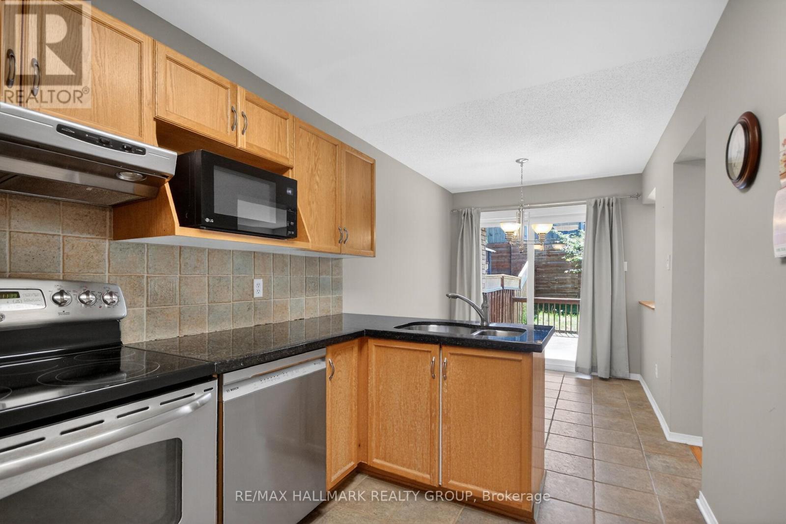 80 Scarlet Court, Ottawa, Ontario K1T 3R6 - Photo 13 - X13419796