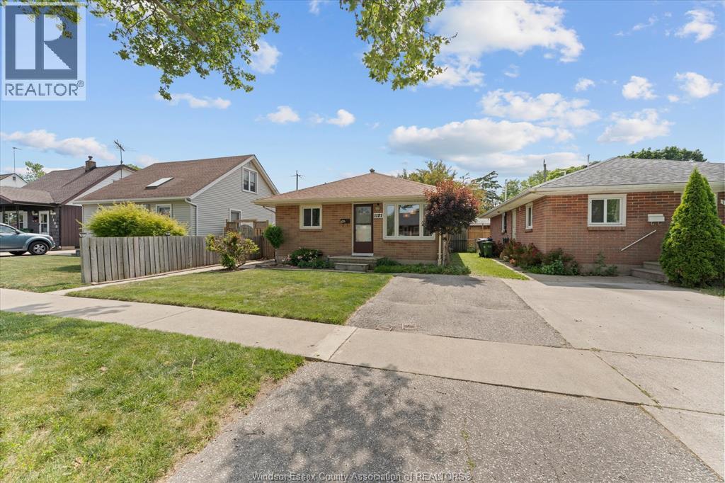 1121 Partington, Windsor, Ontario  N9B 2P3 - Photo 5 - 26013554