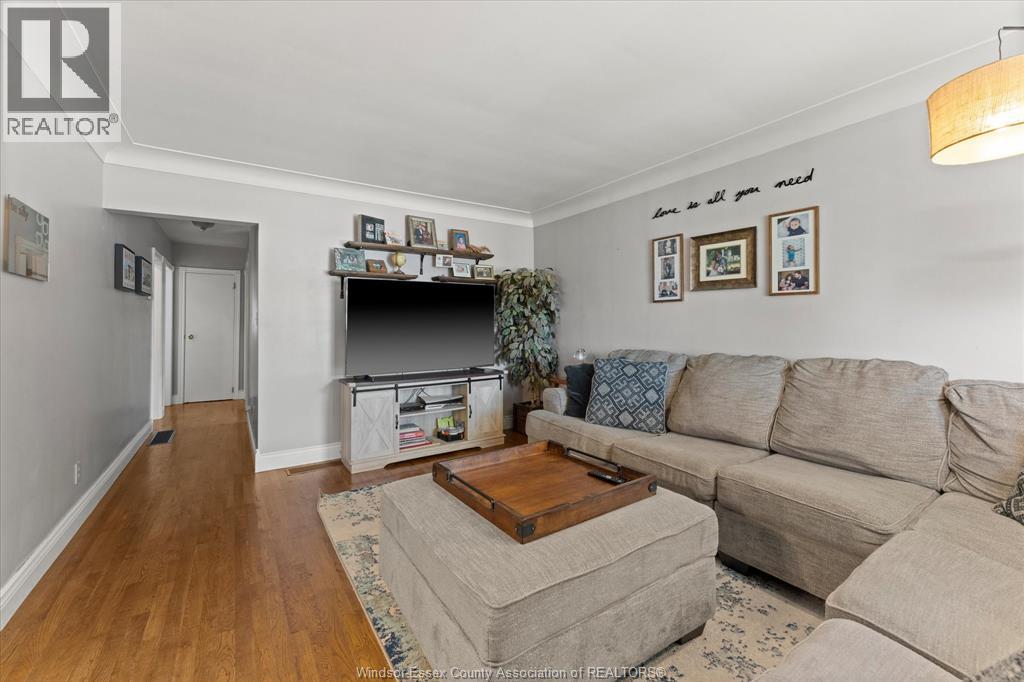 1121 Partington, Windsor, Ontario  N9B 2P3 - Photo 9 - 26013554