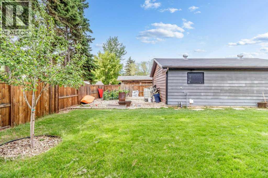 16 Willow Street, Sylvan Lake, Alberta  T4S 1M1 - Photo 39 - A2318704