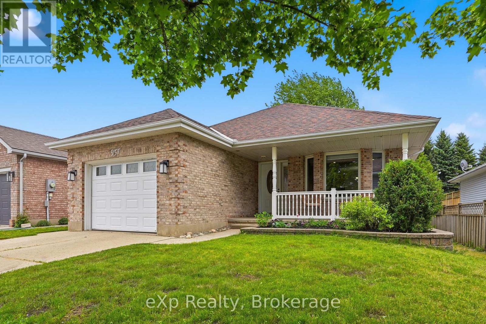 957 Waterloo Street, Saugeen Shores, Ontario  N0H 2C2 - Photo 5 - X13419690
