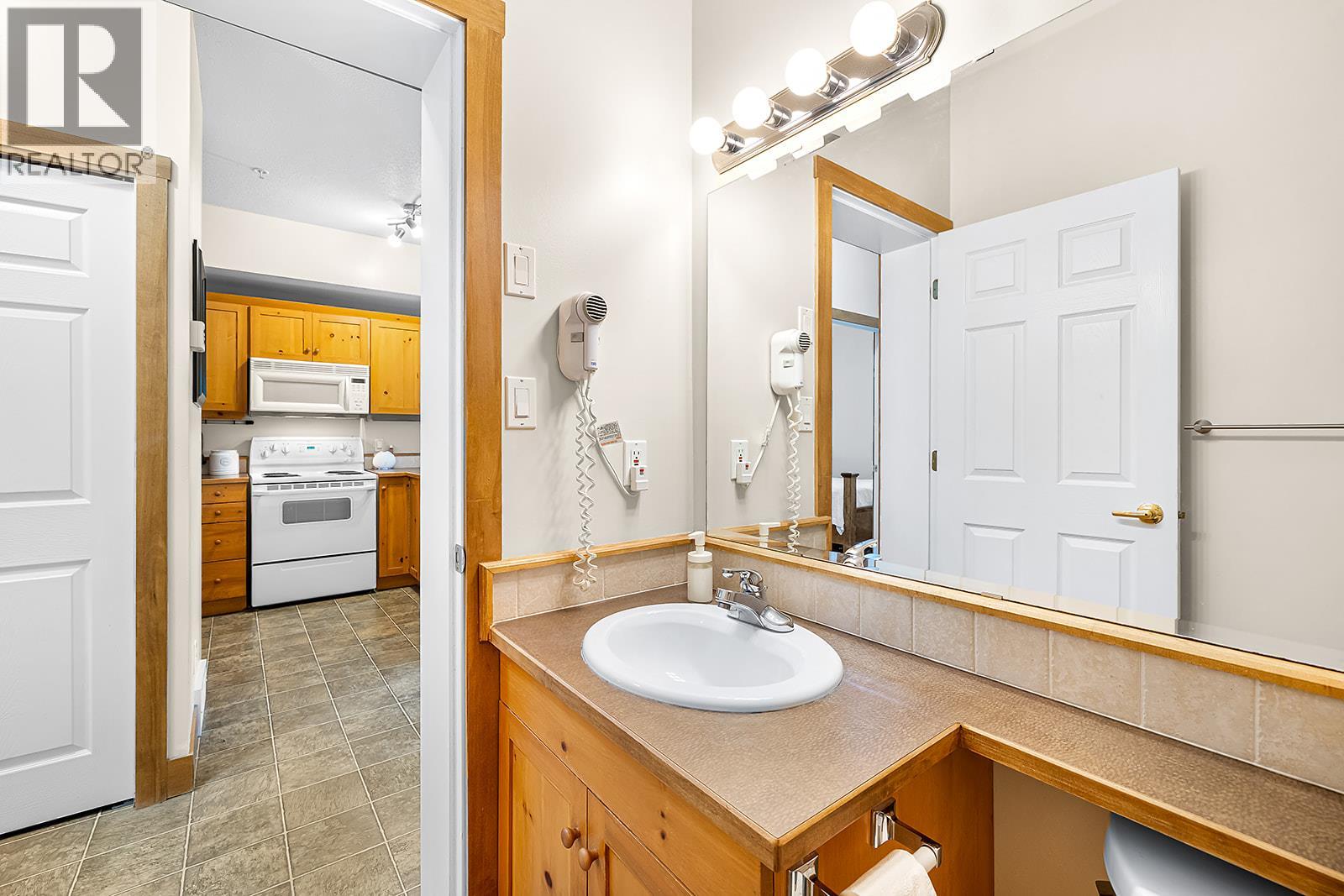 300 Stemwinder Drive Unit# 205, Kimberley, British Columbia V1A 2Y9 - Photo 17 - 10390739