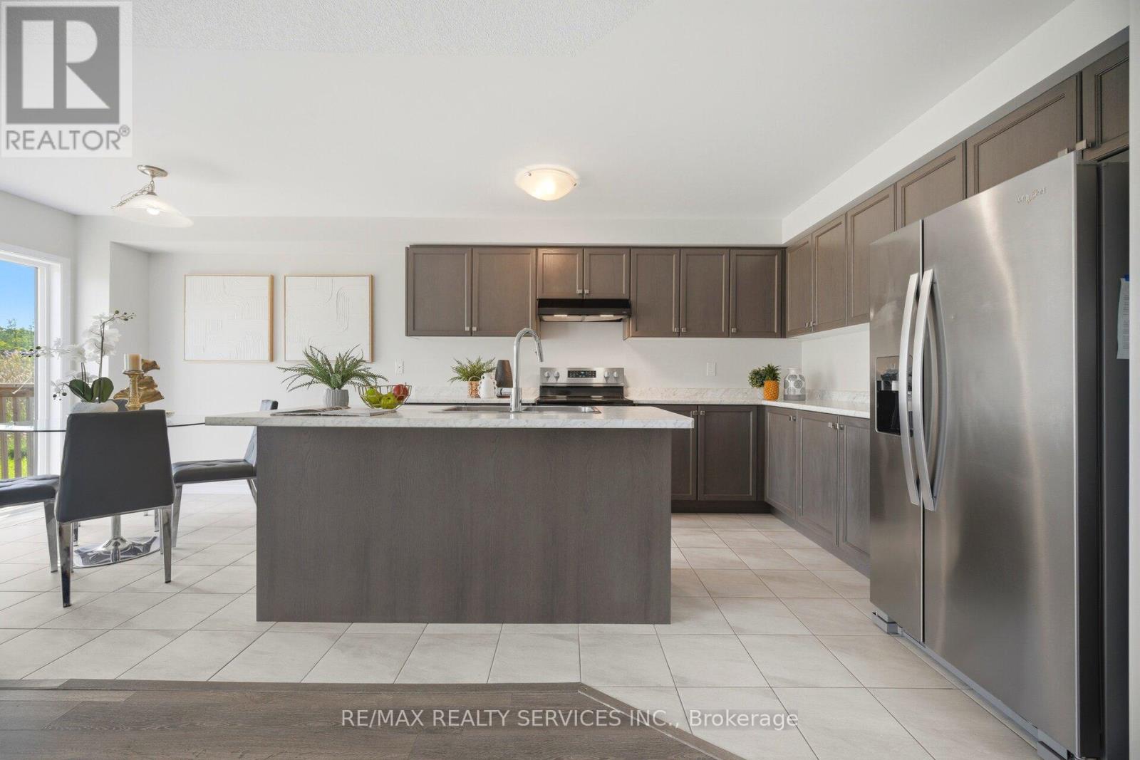 250 Esther Crescent, Thorold, Ontario L3B 0H1 - Photo 10 - X13419456