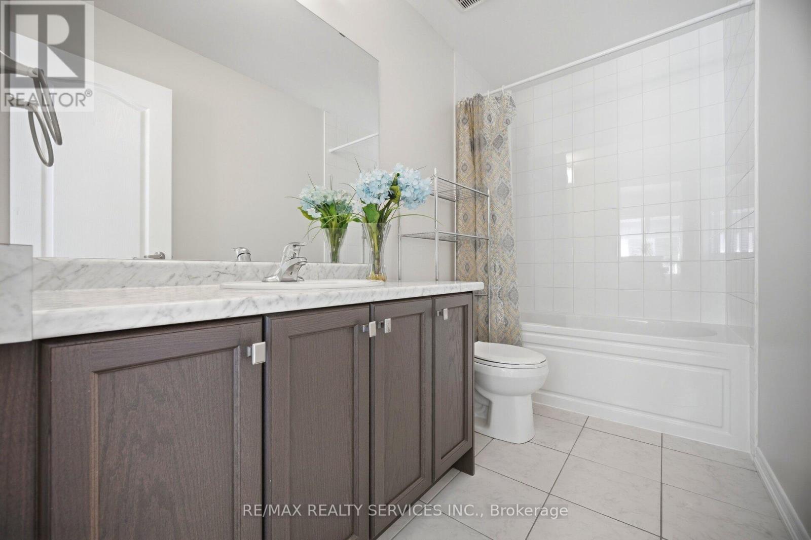 250 Esther Crescent, Thorold, Ontario L3B 0H1 - Photo 35 - X13419456