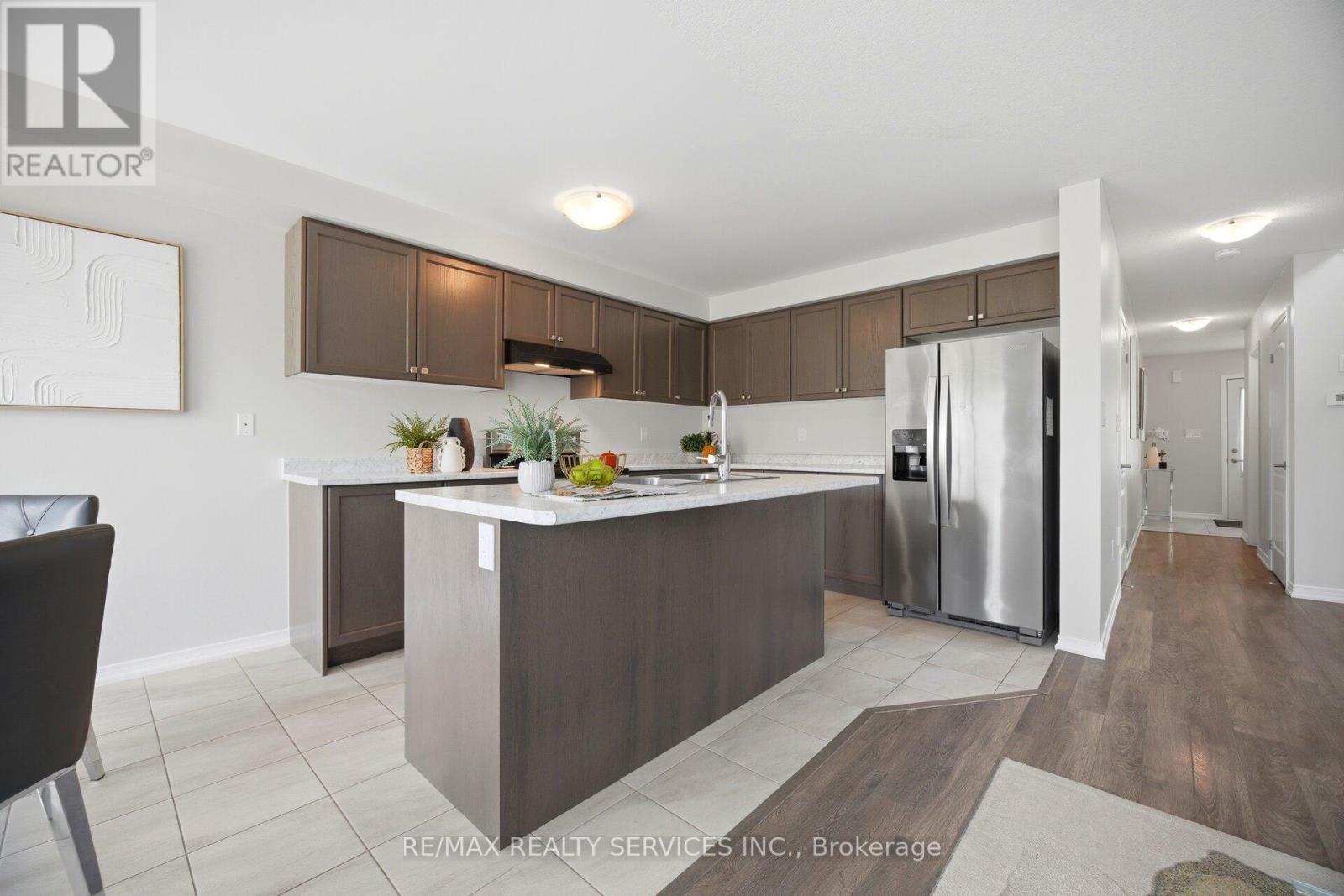 250 Esther Crescent, Thorold, Ontario L3B 0H1 - Photo 9 - X13419456