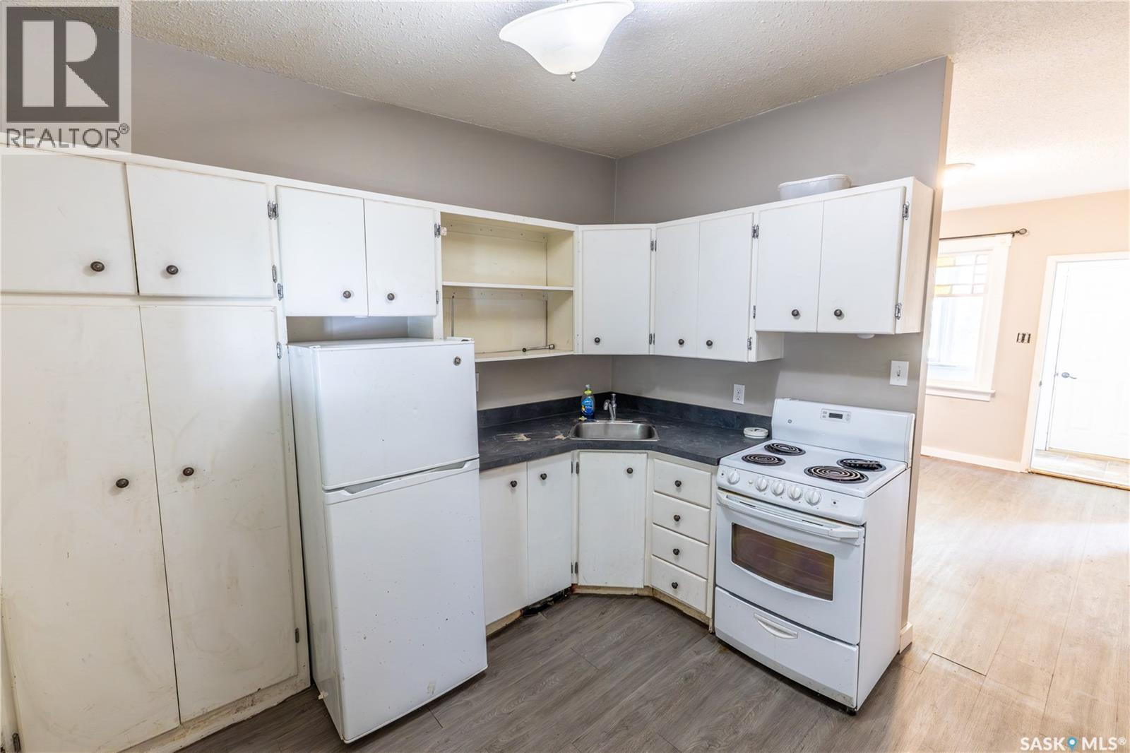 1205 1st Avenue Nw, Moose Jaw, Saskatchewan  S6H 3N5 - Photo 6 - SK038721