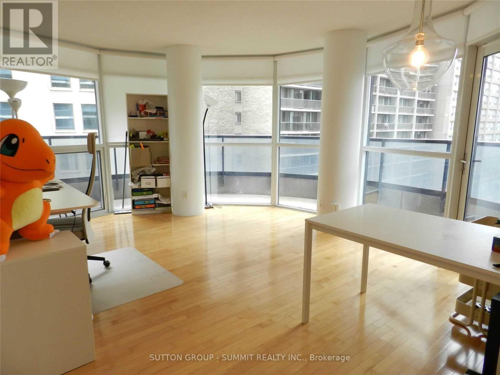 705 - 21 CARLTON STREET, Toronto, Ontario