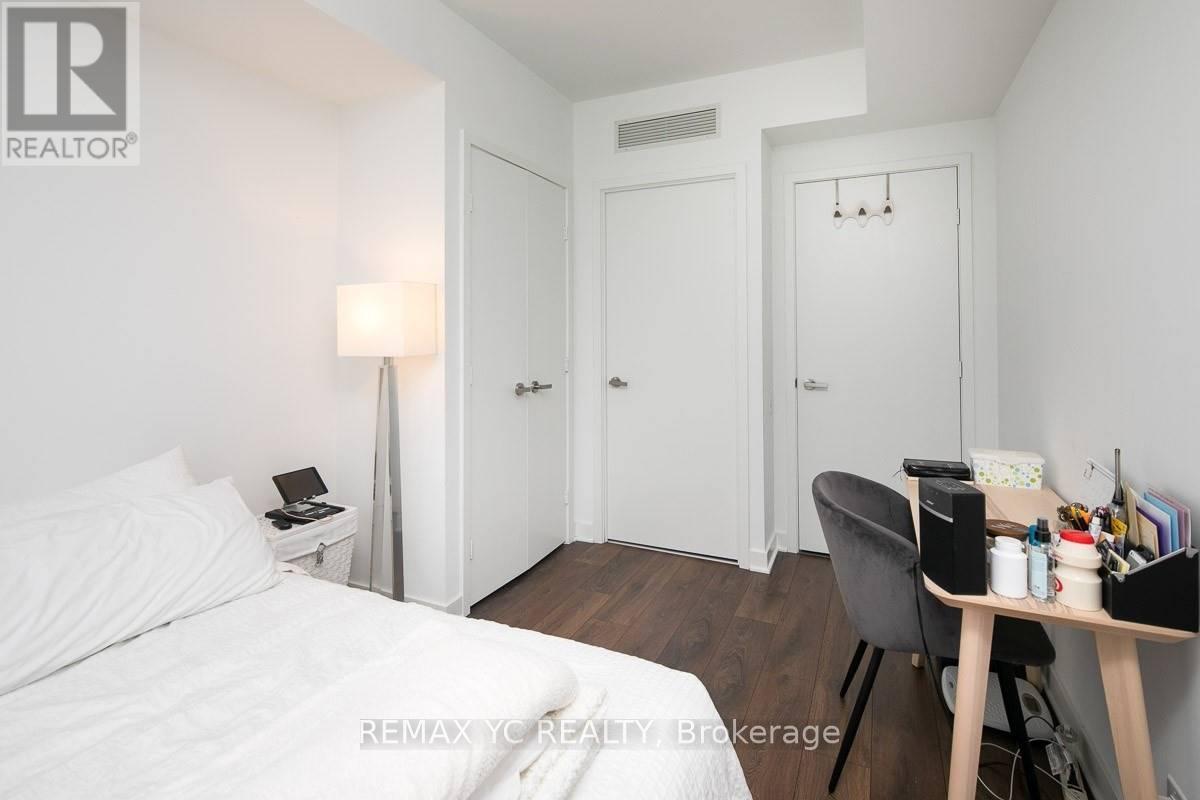 4208 - 15 Grenville Street, Toronto, Ontario  M4Y 0B9 - Photo 4 - C13419734