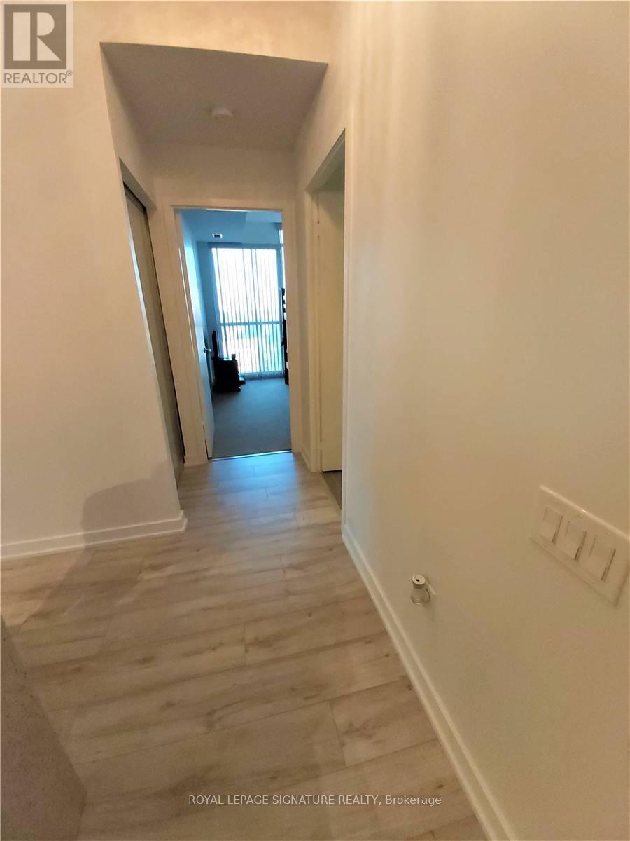 2009 - 29 Singer Court, Toronto, Ontario  M2K 0B3 - Photo 3 - C13419908