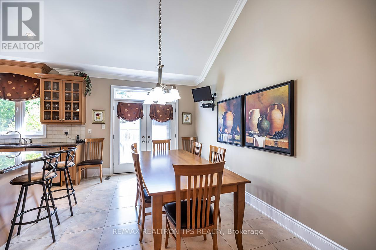 25 Leafield Drive, Toronto, Ontario  M1W 2R2 - Photo 10 - E13419826