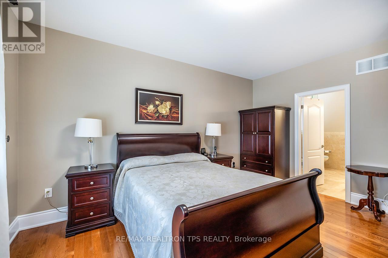 25 Leafield Drive, Toronto, Ontario  M1W 2R2 - Photo 16 - E13419826