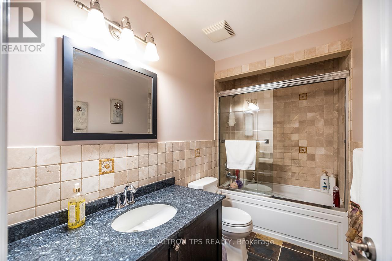 25 Leafield Drive, Toronto, Ontario  M1W 2R2 - Photo 25 - E13419826