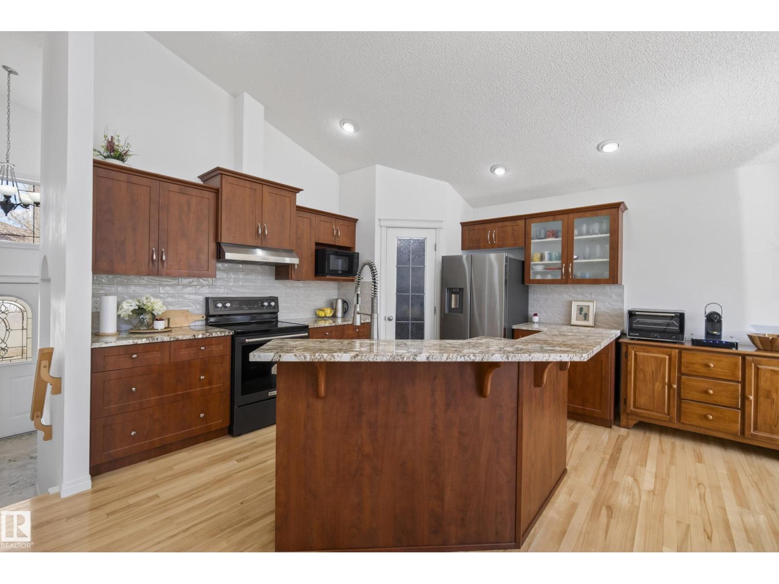 10807 6 Av SW, Edmonton, Alberta  T6W 1G3 - Photo 13 - E4492584