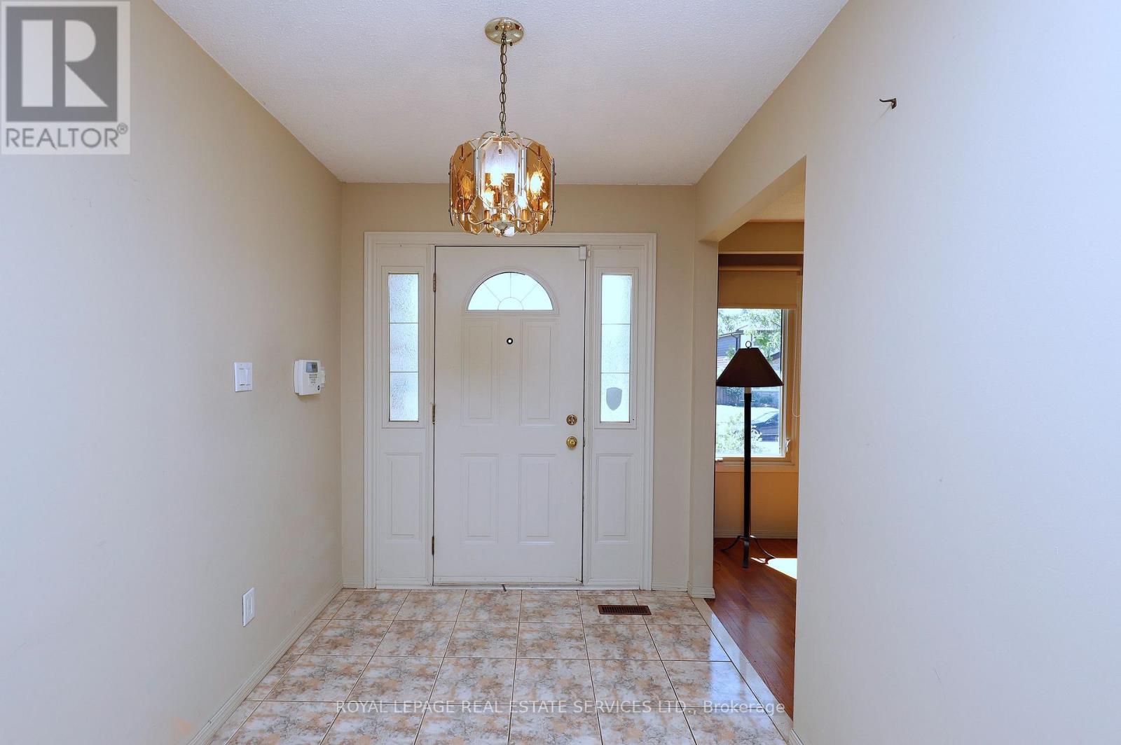 2706 Crystalburn Avenue, Mississauga, Ontario  L5B 2N8 - Photo 3 - W13419604