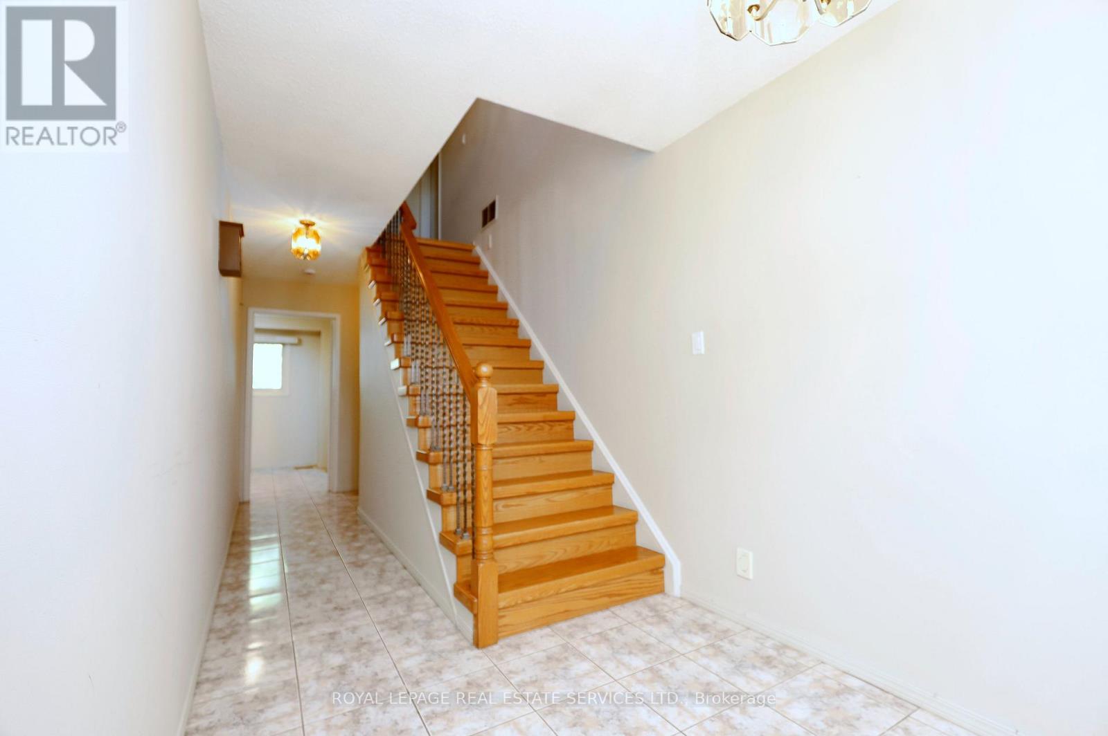 2706 Crystalburn Avenue, Mississauga, Ontario  L5B 2N8 - Photo 4 - W13419604