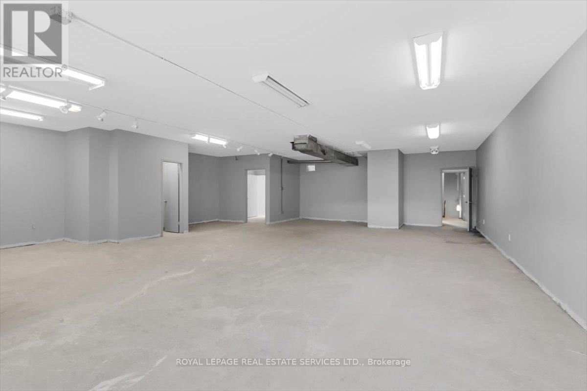 2547a Eglinton Avenue W, Toronto, Ontario  M6M 1T2 - Photo 10 - W13419636