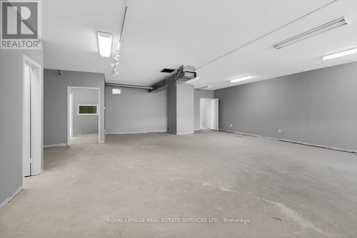 2547a Eglinton Avenue W, Toronto, Ontario  M6M 1T2 - Photo 11 - W13419636
