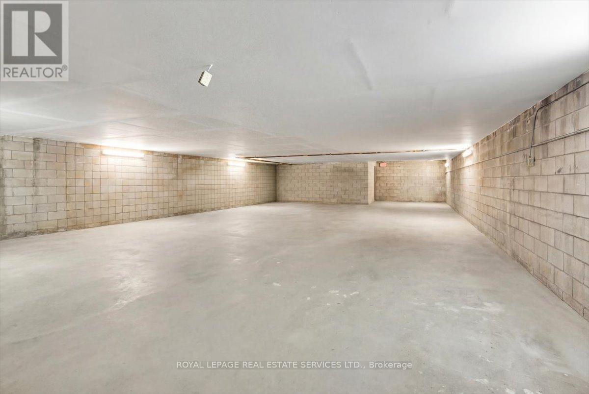2547a Eglinton Avenue W, Toronto, Ontario  M6M 1T2 - Photo 12 - W13419636