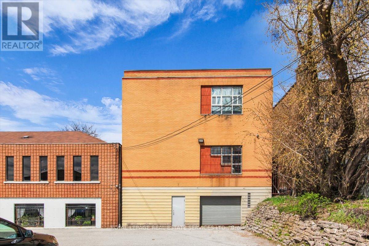 2547a Eglinton Avenue W, Toronto, Ontario  M6M 1T2 - Photo 14 - W13419636