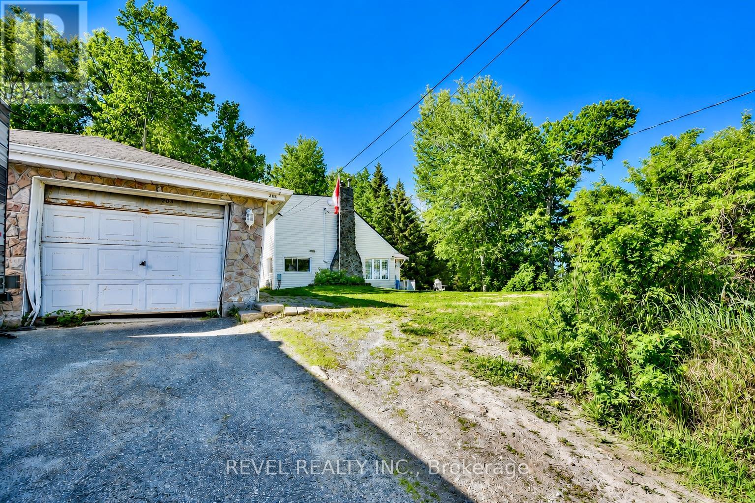 203 Dixon Street, Timmins (Porcupine - East), Ontario  P0N 1C0 - Photo 4 - T13419996