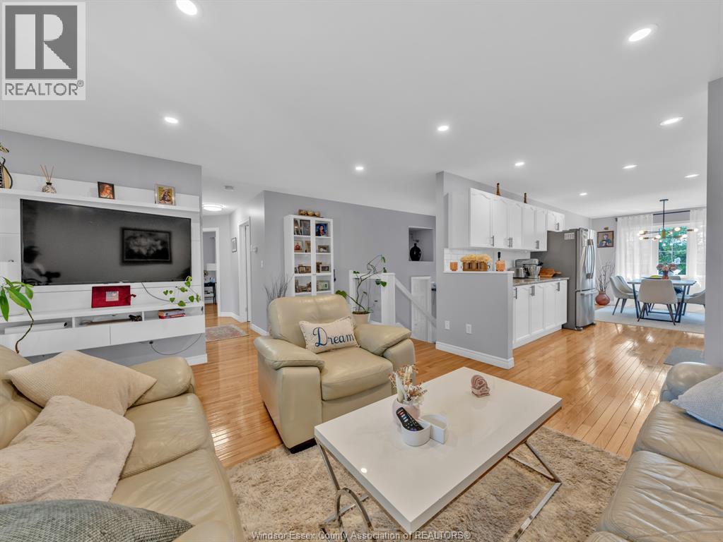 1045 Clover Avenue, Windsor, Ontario  N8P 1V8 - Photo 7 - 26013571