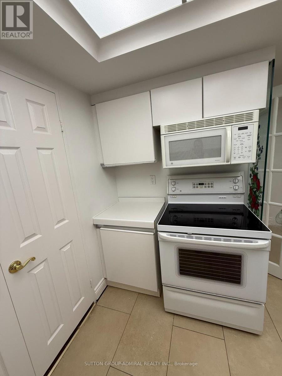 2804 - 2045 Lake Shore Boulevard W, Toronto, Ontario  M8V 2Z6 - Photo 9 - W13418922