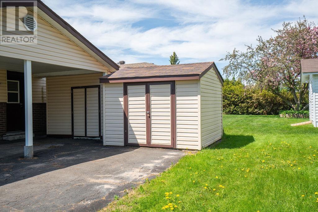 84 Koprash Ct, Sault Ste. Marie, Ontario  P6B 5R9 - Photo 7 - SM261351