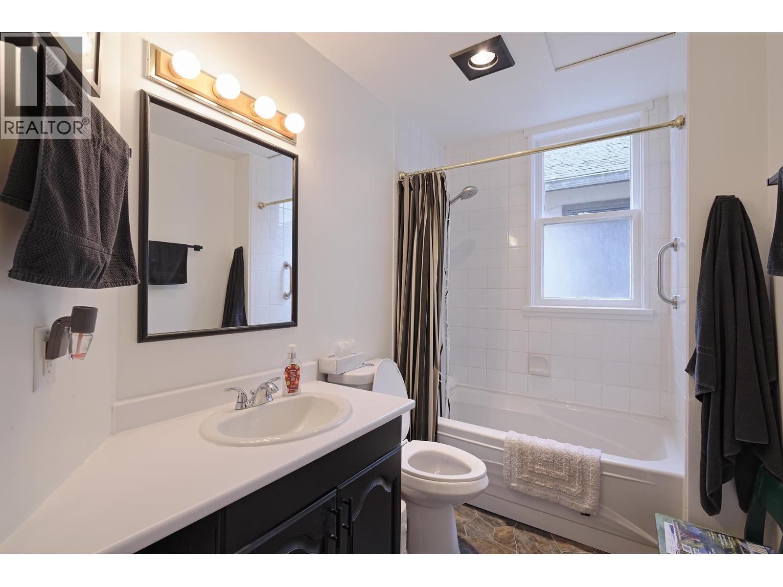 2546 Eton Street, Vancouver, British Columbia  V5K 1J7 - Photo 15 - R3133881