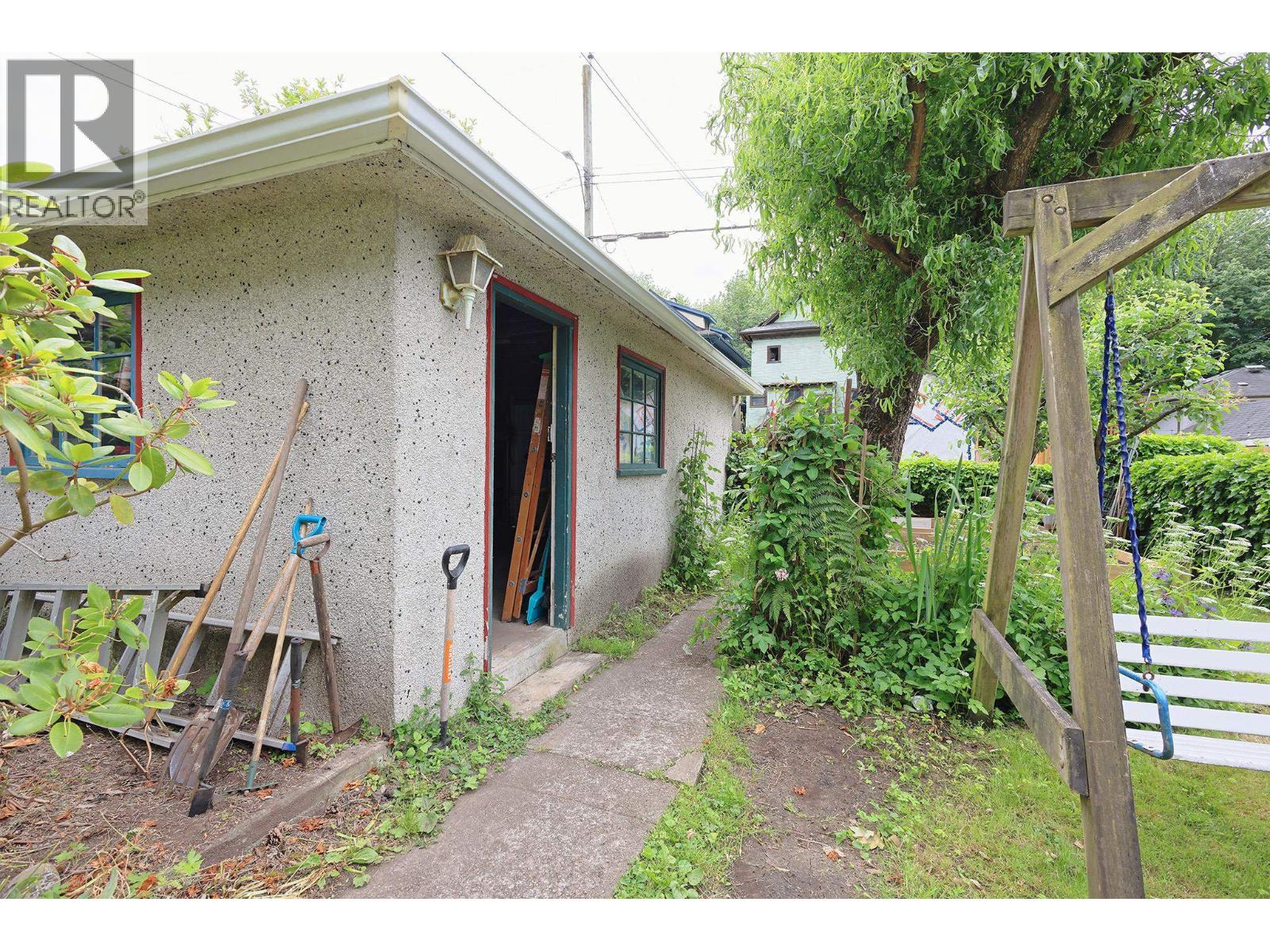 2546 Eton Street, Vancouver, British Columbia  V5K 1J7 - Photo 30 - R3133881