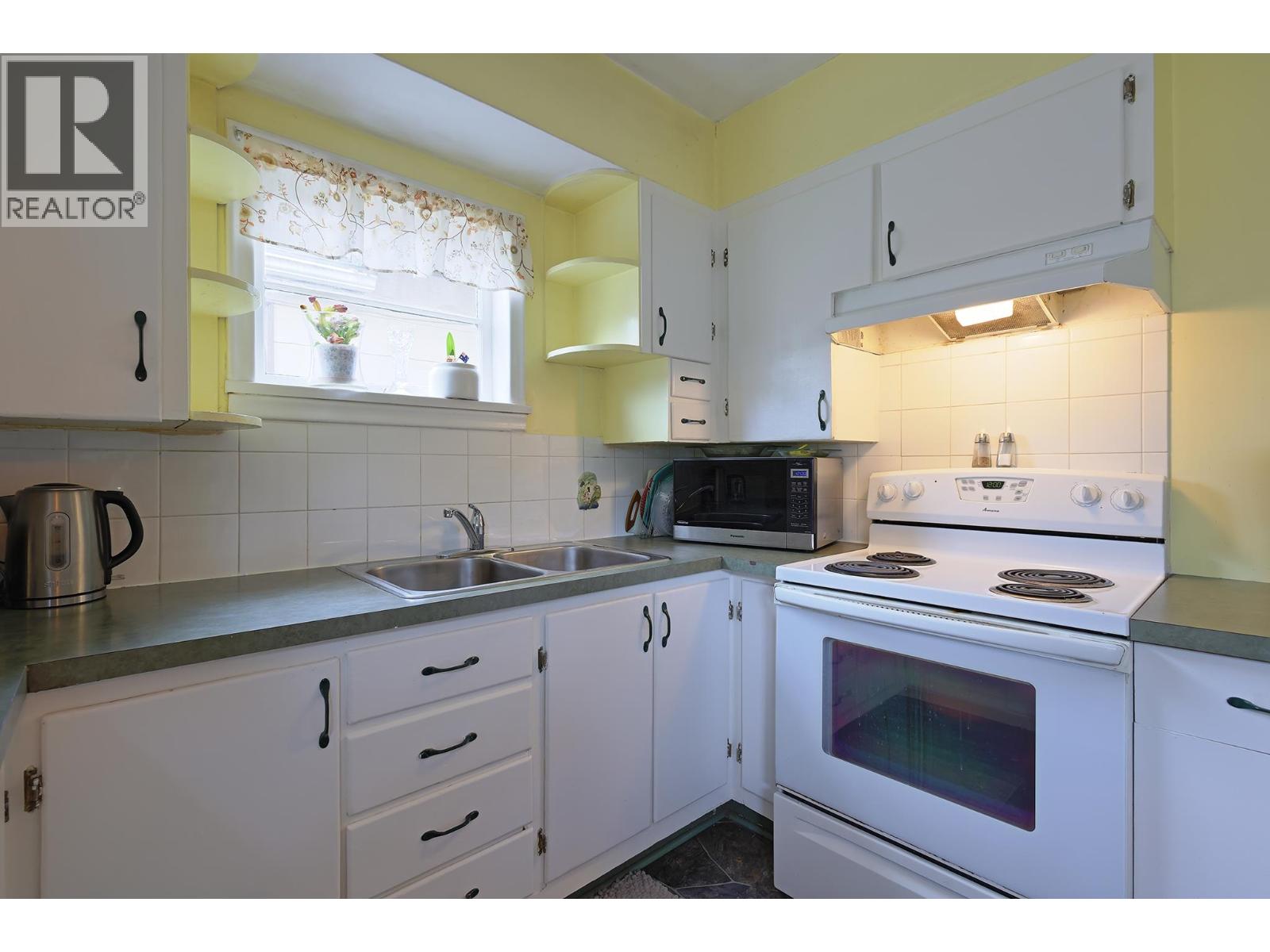 2546 Eton Street, Vancouver, British Columbia  V5K 1J7 - Photo 9 - R3133881