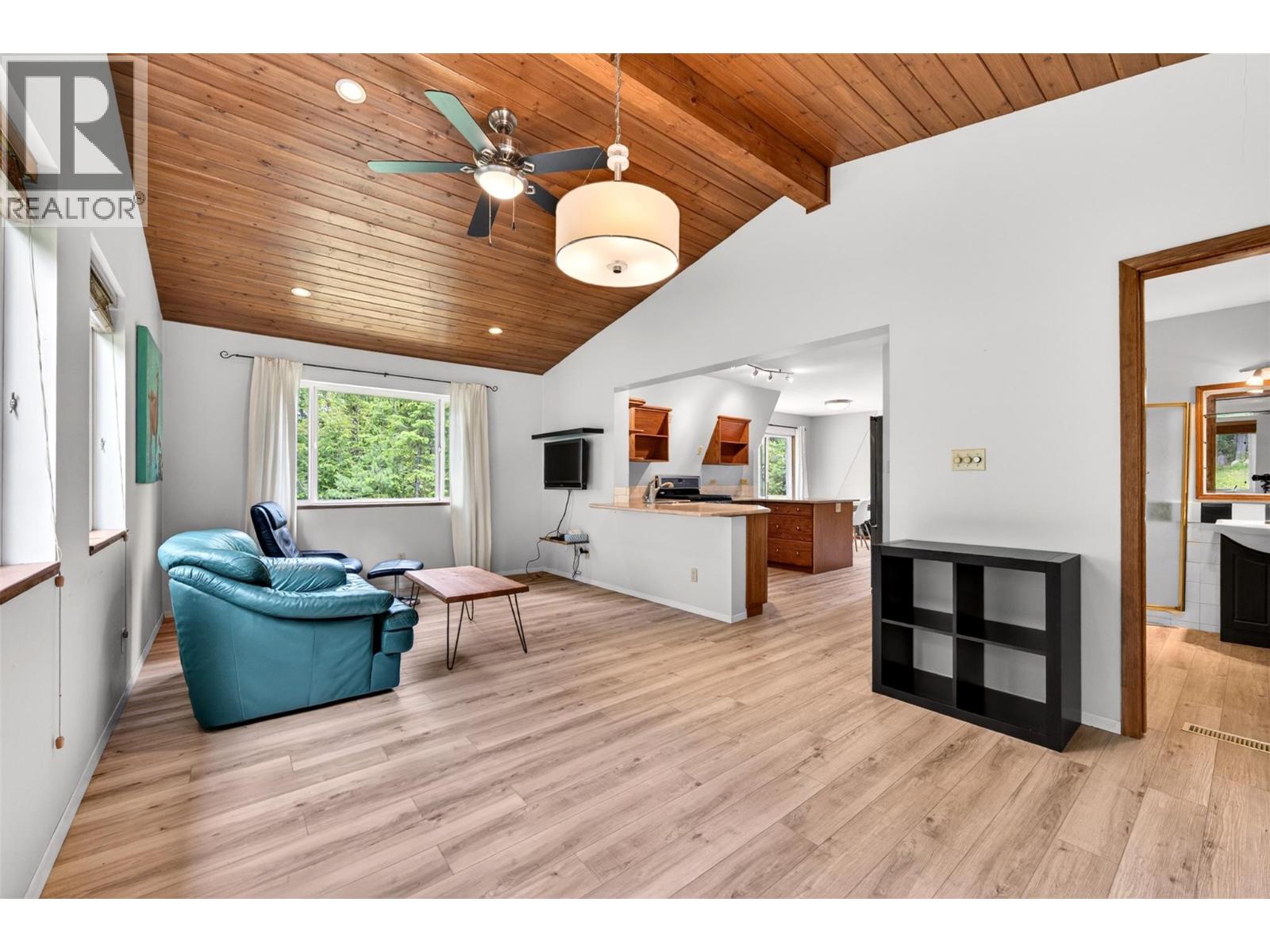 7346 Harrop Procter Road, Procter, British Columbia V1L 6R4 - Photo 8 - 10390770