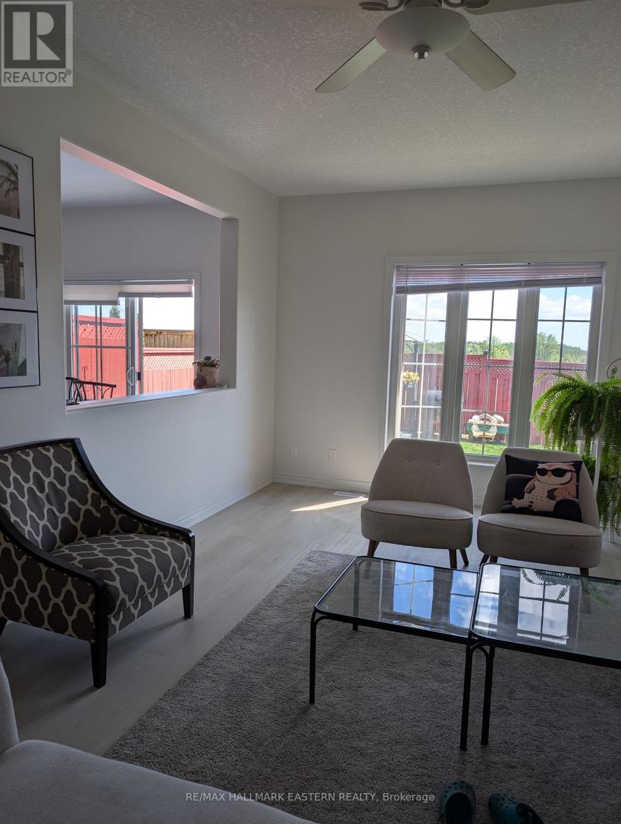 31 Paul Rexe Boulevard E, Otonabee-South Monaghan, Ontario  K9J 0G4 - Photo 10 - X13416848