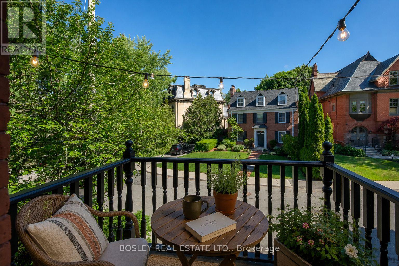 Upper - 12 Meredith Crescent, Toronto, Ontario  M4W 3B6 - Photo 13 - C13420024