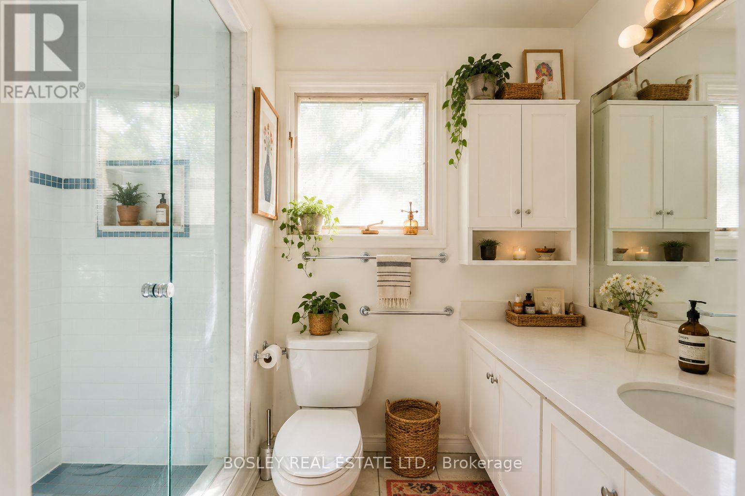 Upper - 12 Meredith Crescent, Toronto, Ontario  M4W 3B6 - Photo 17 - C13420024