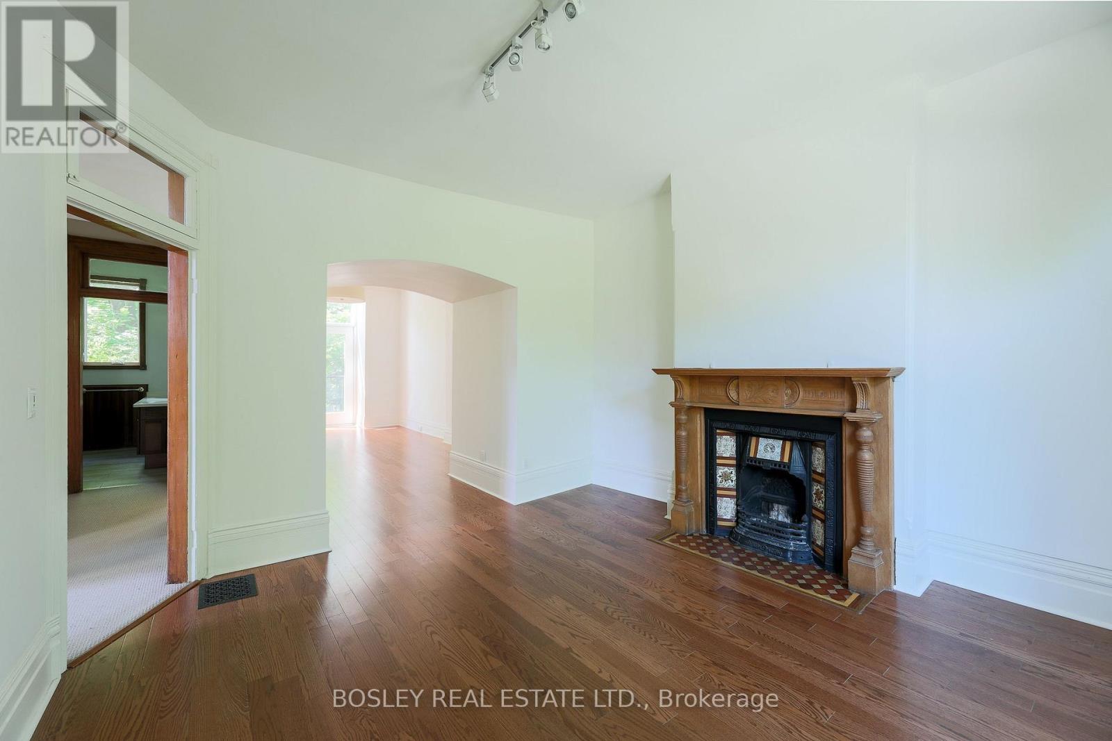 Upper - 12 Meredith Crescent, Toronto, Ontario  M4W 3B6 - Photo 23 - C13420024