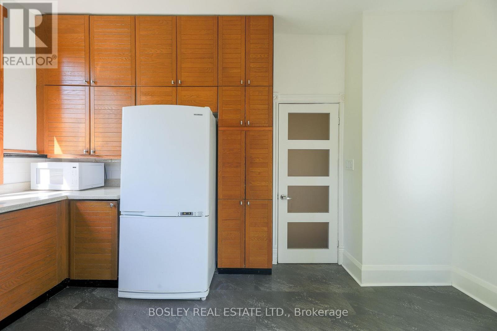 Upper - 12 Meredith Crescent, Toronto, Ontario  M4W 3B6 - Photo 32 - C13420024