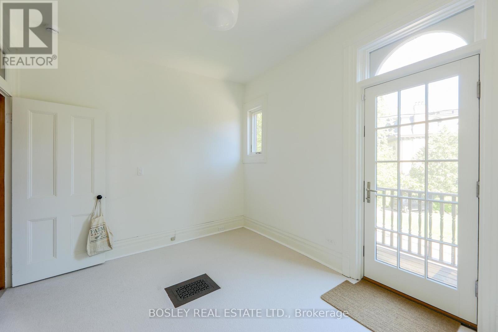 Upper - 12 Meredith Crescent, Toronto, Ontario  M4W 3B6 - Photo 37 - C13420024