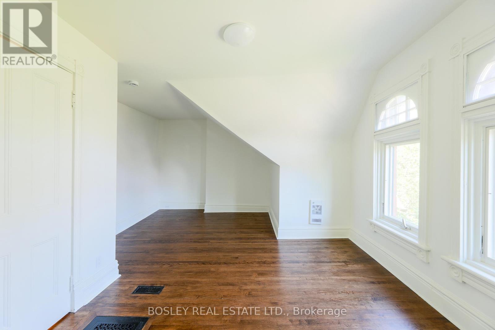 Upper - 12 Meredith Crescent, Toronto, Ontario  M4W 3B6 - Photo 47 - C13420024