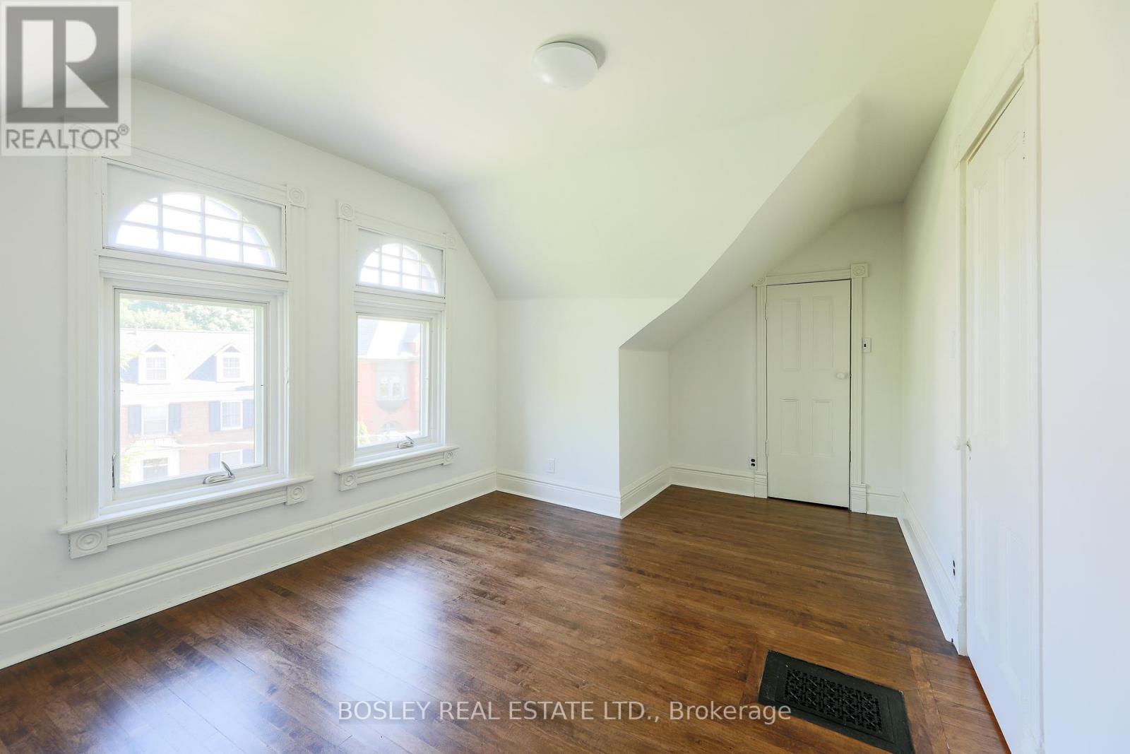 Upper - 12 Meredith Crescent, Toronto, Ontario  M4W 3B6 - Photo 49 - C13420024