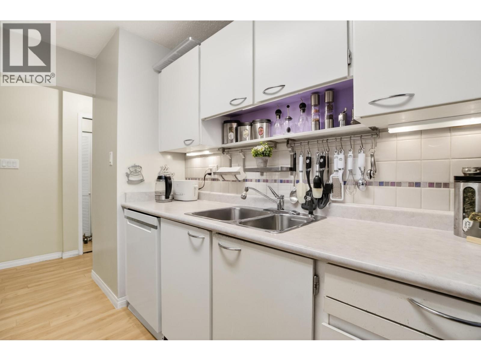 105 236 W 2nd Street, North Vancouver, British Columbia  V7M 1C6 - Photo 5 - R3133874