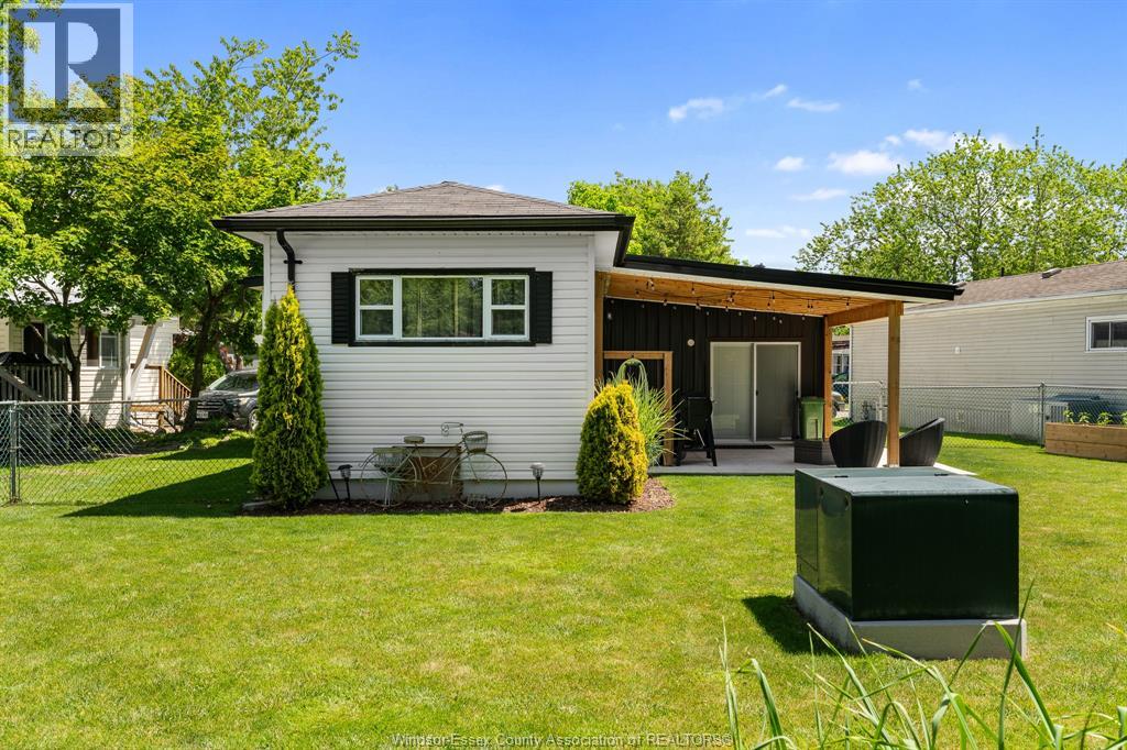 31 Dana Drive, Essex, Ontario  N8M 1Z1 - Photo 4 - 26013579