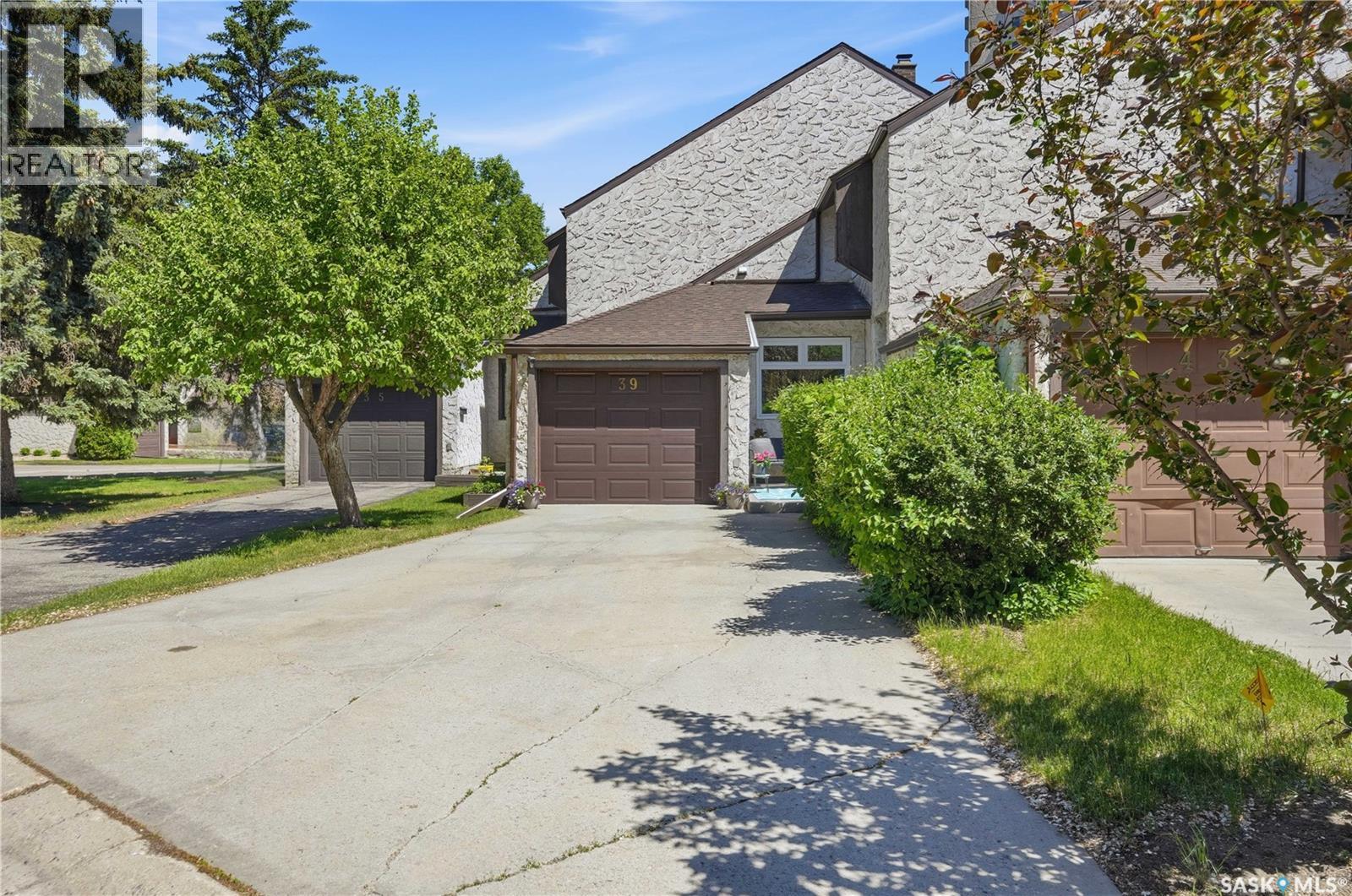 39 Laverendrye Way, Regina, Saskatchewan  S4S 5Z6 - Photo 1 - SK038689