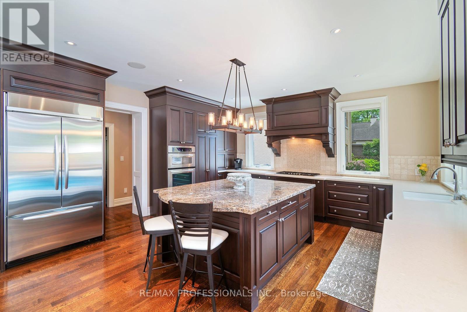 376 Prince Edward Drive N, Toronto, Ontario  M8X 2L7 - Photo 10 - W13419970