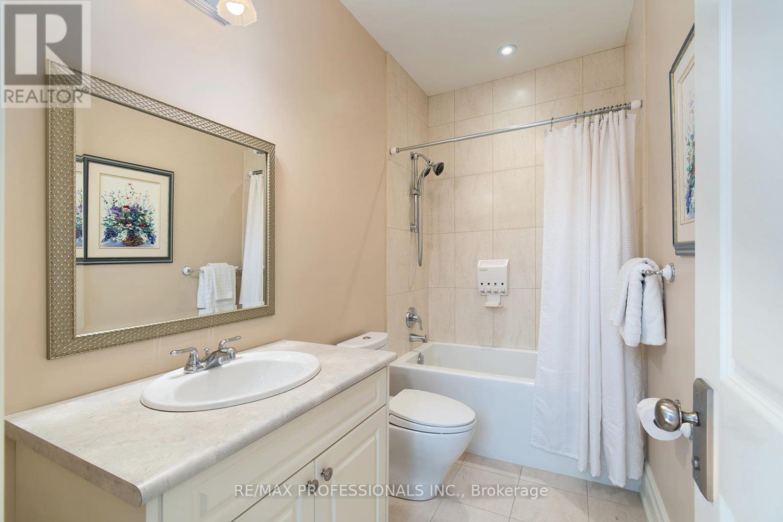376 Prince Edward Drive N, Toronto, Ontario  M8X 2L7 - Photo 29 - W13419970
