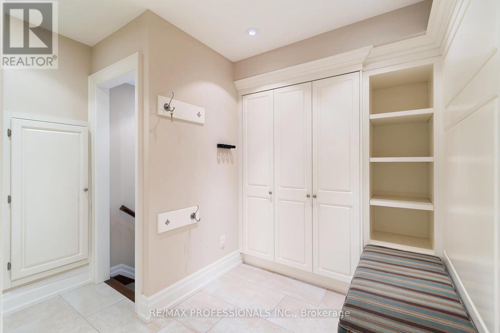 376 Prince Edward Drive N, Toronto, Ontario  M8X 2L7 - Photo 37 - W13419970