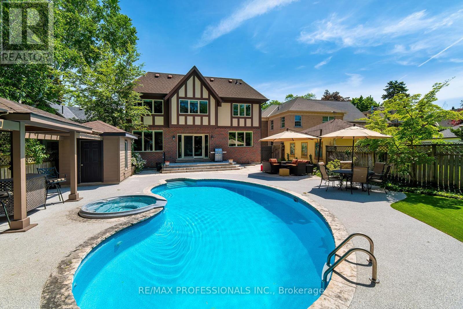 376 Prince Edward Drive N, Toronto, Ontario  M8X 2L7 - Photo 38 - W13419970
