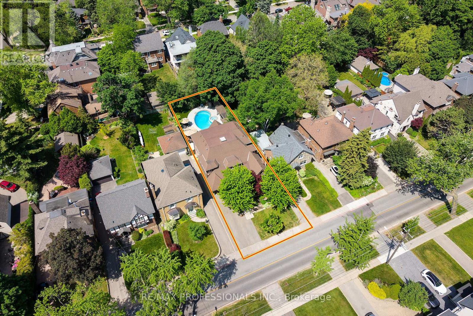 376 Prince Edward Drive N, Toronto, Ontario  M8X 2L7 - Photo 4 - W13419970