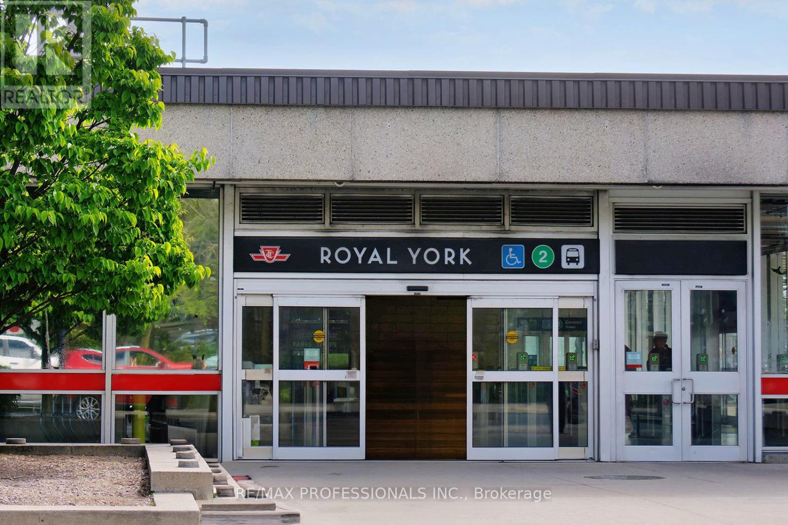 376 Prince Edward Drive N, Toronto, Ontario  M8X 2L7 - Photo 48 - W13419970